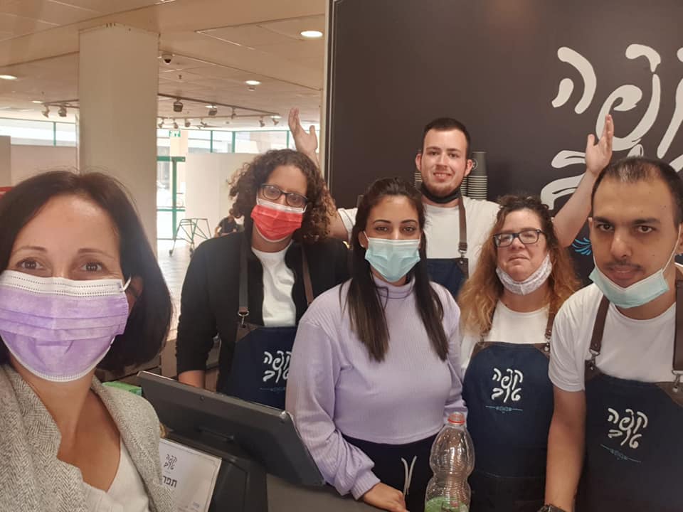 פתיחת בית קפה חברתי ראשון בבניין המועצה