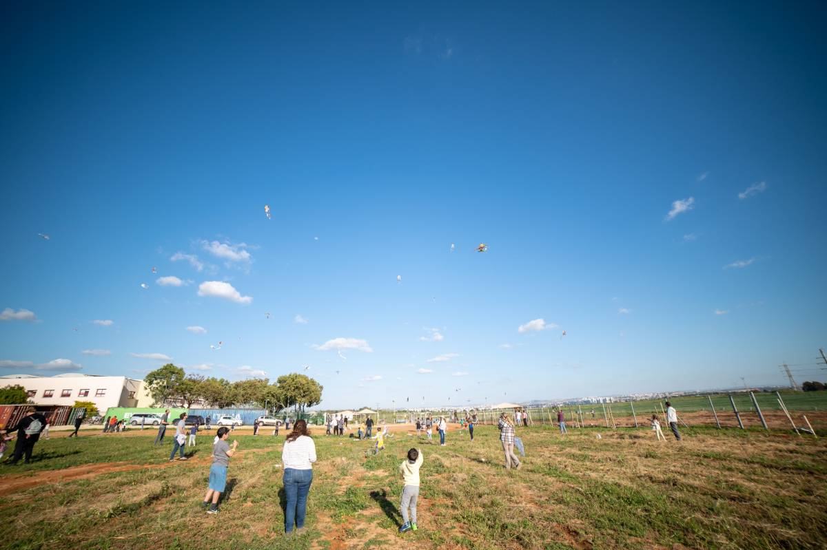 תמונה מארוע הפנינג עפיפונים במועצת דרום השרון