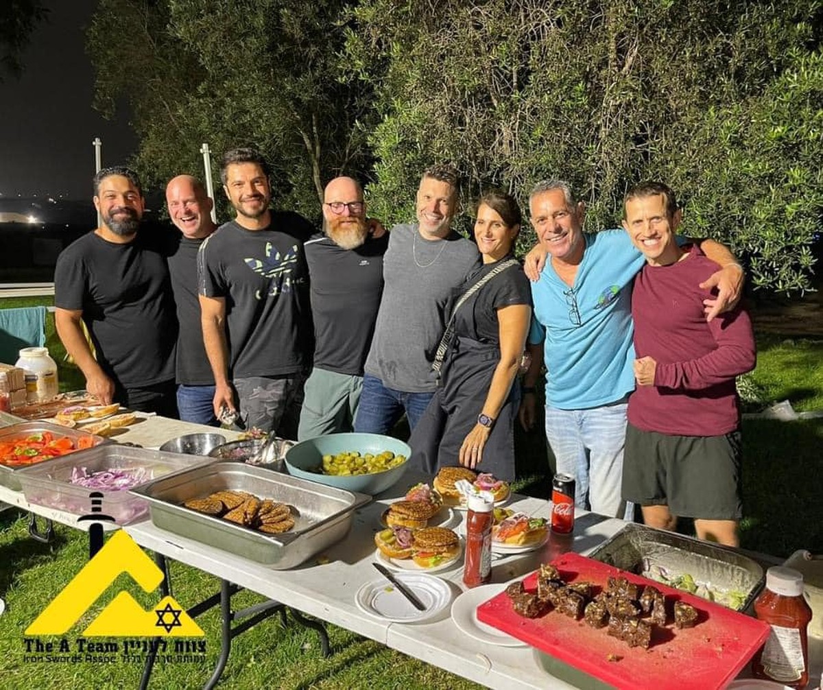 מתגייסים למען החיילים