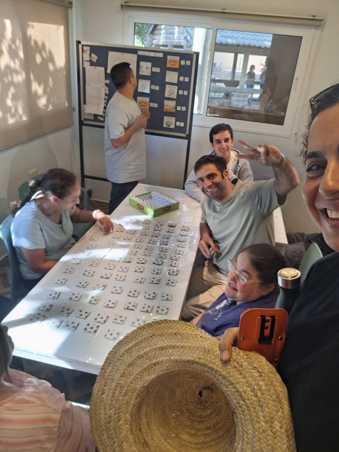 שיעור מיוחד עם כיתת הותיקים ו"עמותת עמיחי" בחווה החקלאית