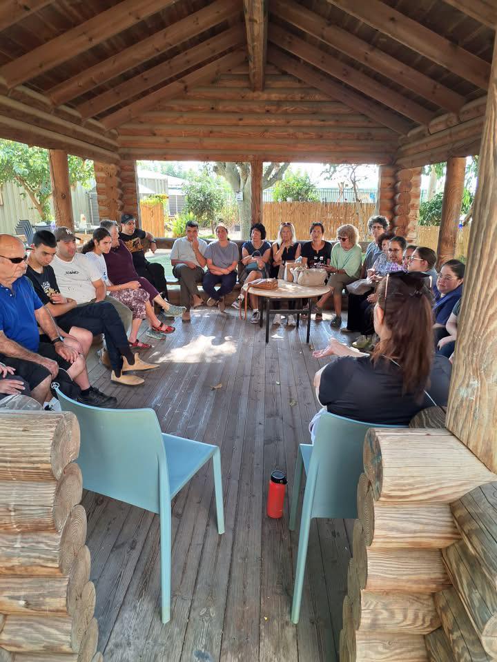 שיעור מיוחד עם כיתת הותיקים ו"עמותת עמיחי" בחווה החקלאית