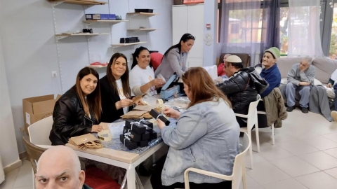 פעילות עם תשושי נפש במרכז מעש עמיחי הוד השרון (1).jpg